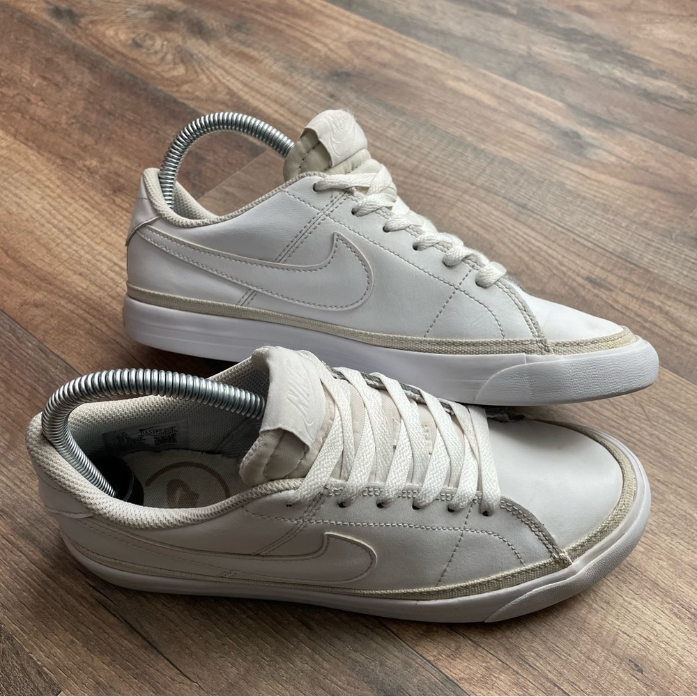 Nike White  Leather Sneakers with Coral Youth Girl Midsole Stripe